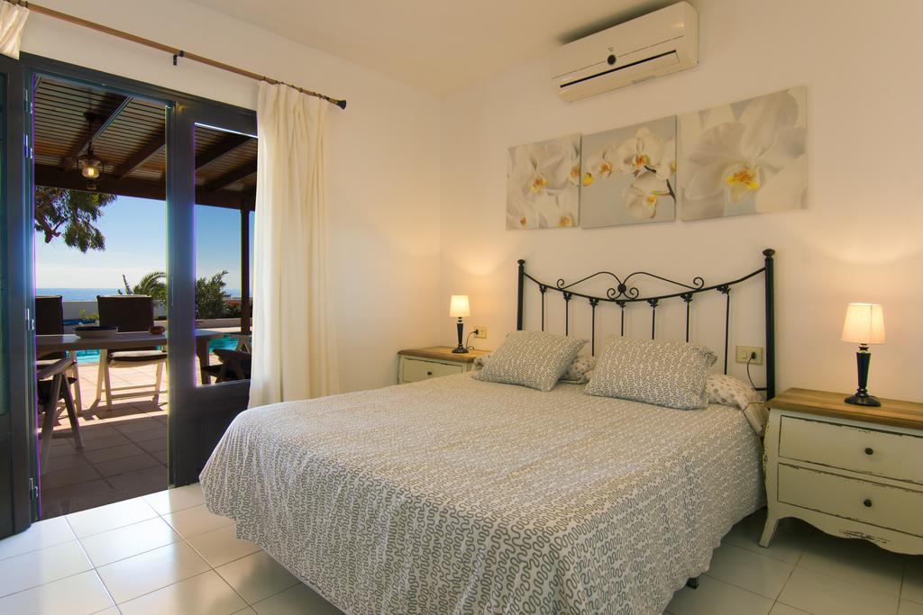 Villa Corona Villa *